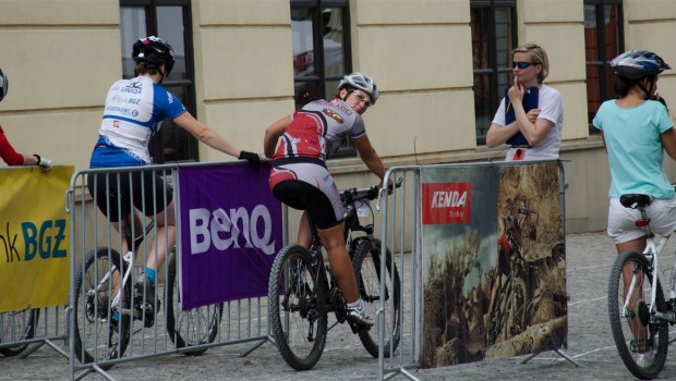 Zawodnicy kolarskich zmagań w Lublinie filmują sportowe emocje kamerą