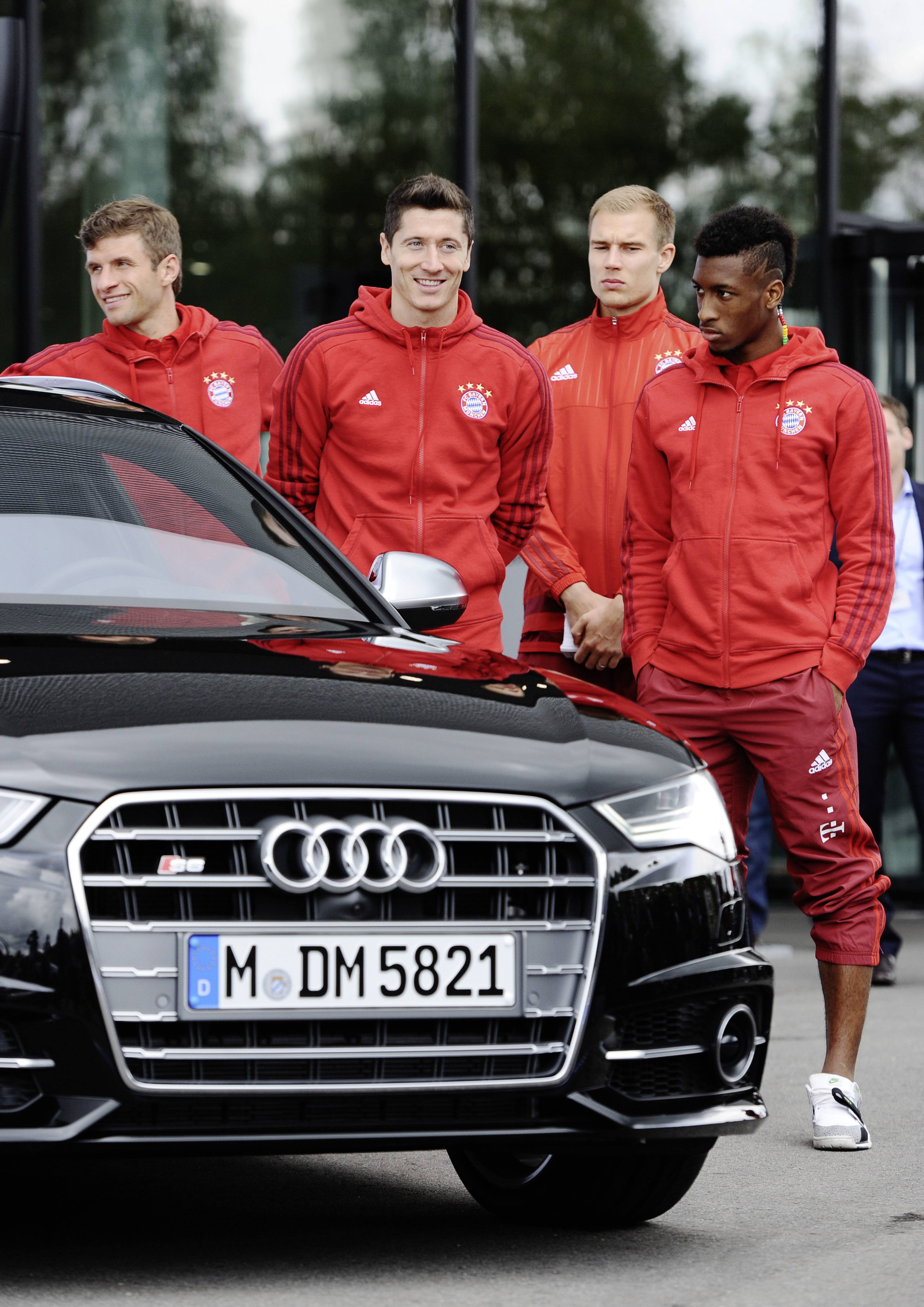 Piłkarze FC Bayern Monachium otrzymali swoje oficjalne samochody