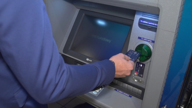 Koniec ery bankomatów. Urządzenia znikają z ulic