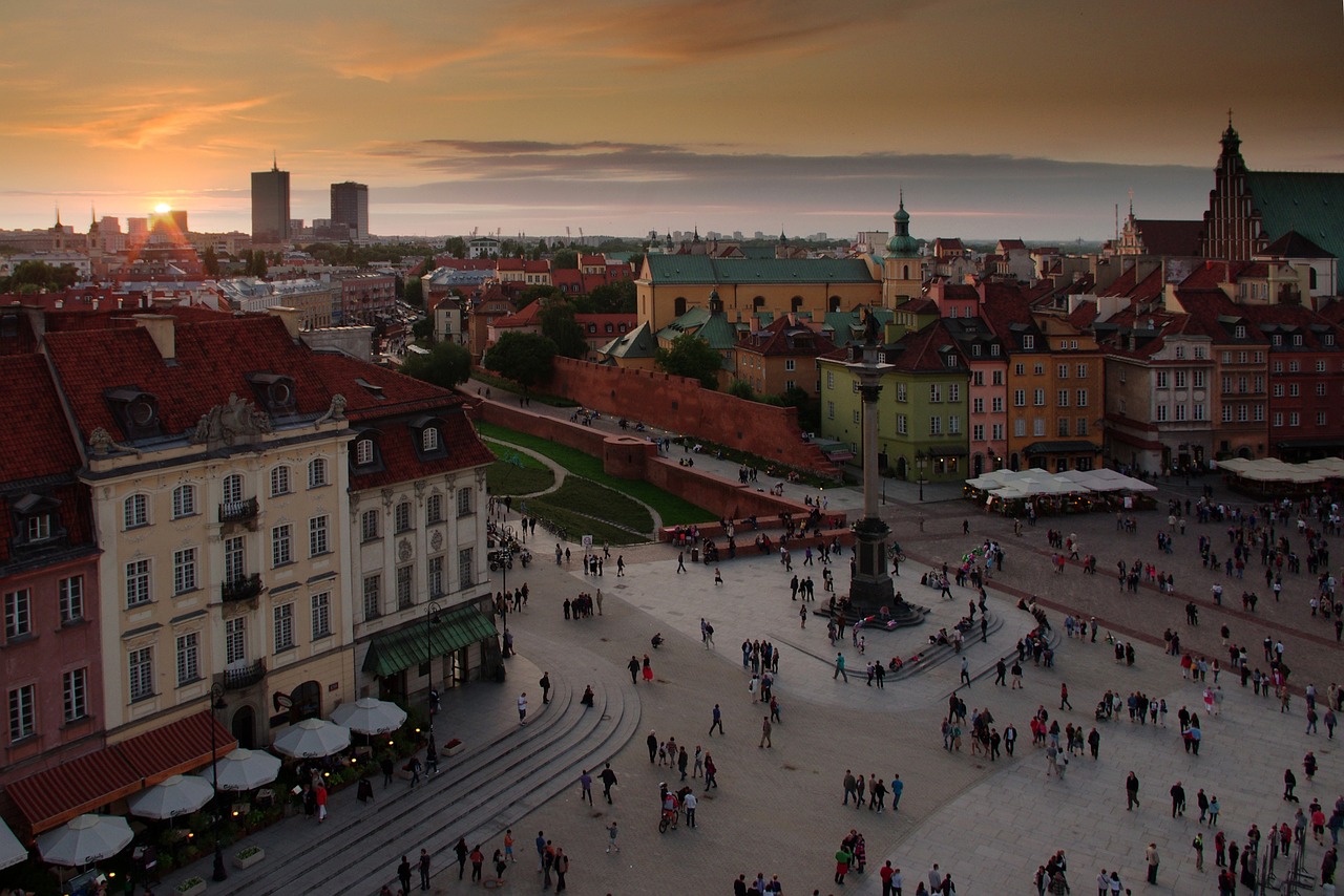 Cenowy ranking lokali na starówkach: Warszawa najdroższa, Kraków – najbardziej ekskluzywny