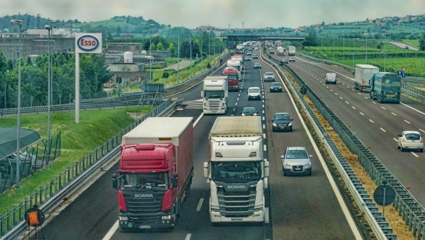 Transport nie odpoczywa, czyli co czeka polskich przewoźników po urlopie