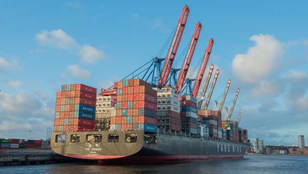 Eksport przyspiesza, ale jeszcze szybciej rośnie import