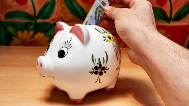 Światowy Dzień Oszczędności: 5 rad jak oszczędzać pieniądze