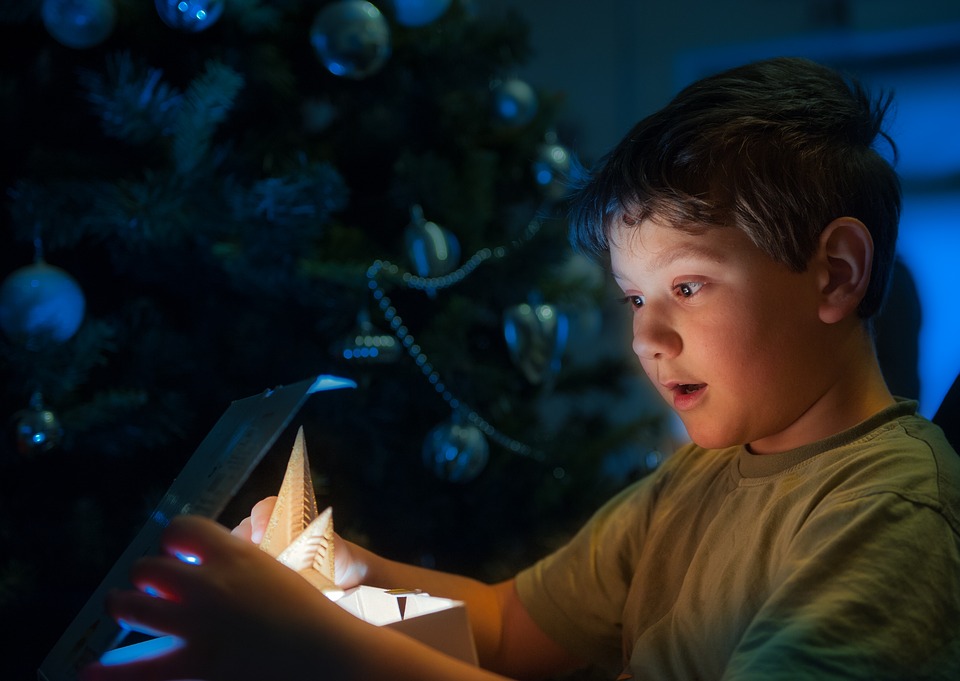 Jak wybrać prezent dla dziecka? – 3 rady eksperta