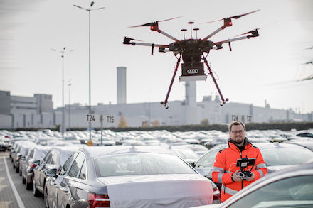 Drony lokalizują auta w zakładzie Audi