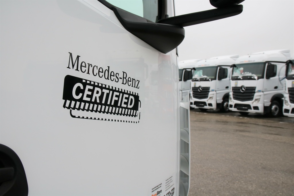 Mercedes-Benz Trucks wprowadza „Mercedes-Benz Certified” – nową etykietę dla używanych samochodów ciężarowych. 10 pytań i odpowiedzi na temat nowej deklaracji jakości
