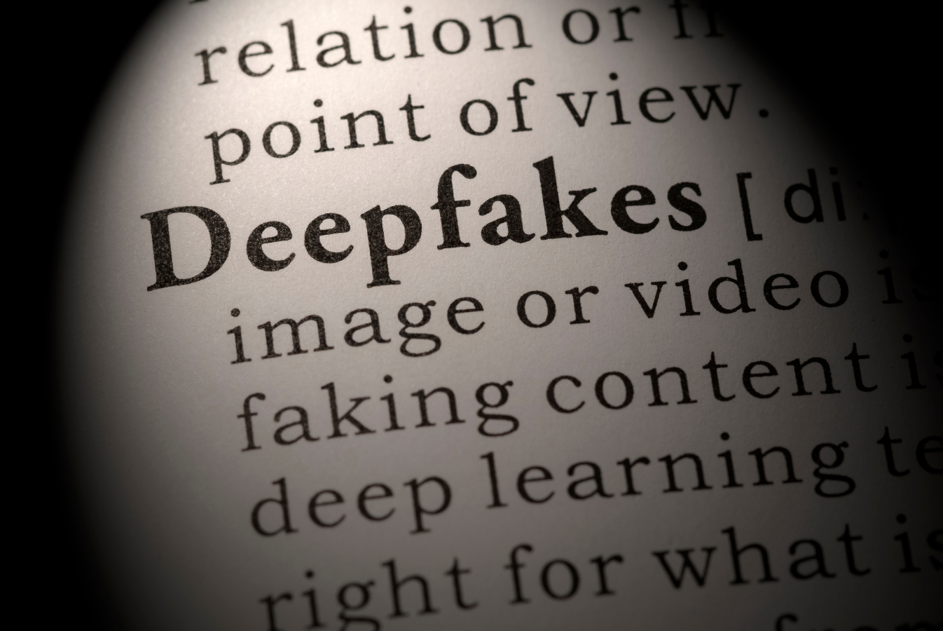Deepfake – czy zrewolucjonizuje cyberzagrożenia?